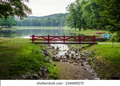 Ohio Nature Landscape. Beautiful Lake In The Appalachian Foothills Of Scioto Trail State Park In Southeastern Ohio.