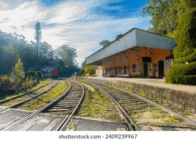 Ohiya Railway Station is situated between Pattipola Railway Station and Idalgashinna Railway Station on the Main railway line.
