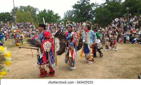 Ohsweken, Ontario, Canada - July 24, 2016 : Six Nations Of The Grand River Pow Wow.  Turtle Island. Powwow Men's Traditional Dance With Their Style And Regalia.  