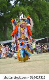 Ohsweken, Ontario, Canada - July 24, 2016 : Six Nations Of The Grand River Pow Wow.  Turtle Island. Grass Dancers, Fancy Feather Dancers Powwow Native American In Their Traditional Regalia.