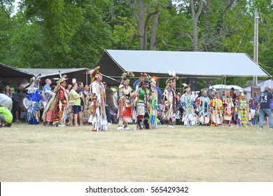 Ohsweken, Ontario, Canada - July 24, 2016 : Six Nations Of The Grand River Pow Wow.  Turtle Island. Grass Dancers, Fancy Feather Dancers Powwow Native American In Their Traditional Regalia.