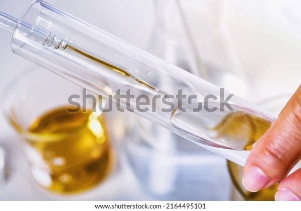 Oil\
dropping, Chemical reagent mixing, Laboratory and science\
experiments, Formulating the chemical for medical research, Quality\
control of petroleum industry products\
concept