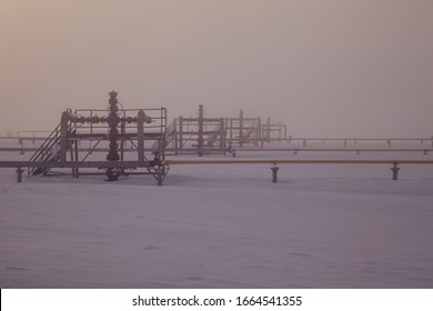 Oil and gas industry, wellhead equipment for a gas well, natural noise in the fog
