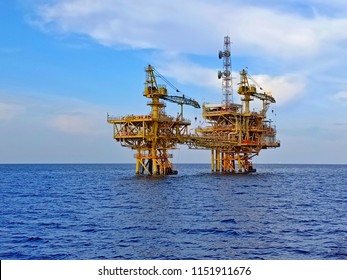 Oil And Gas Platform With Bridge For Petroleum Process And Production