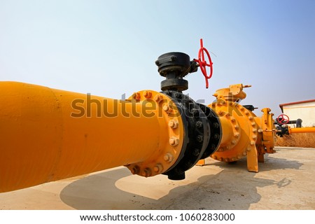 Oil pipes and valves