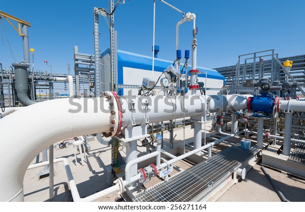 Oil pumping\
station