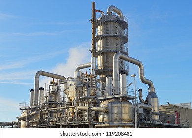 Oil Refinery Distillation Tower