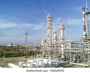 Oil Refinery Equipment Primary Oil Refining Stock Photo 518169595 ...