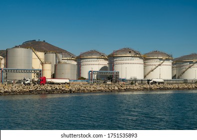 Oil. Oil Reserves. Tanks Refinery. Bunkering. Cape Town. South Africa.