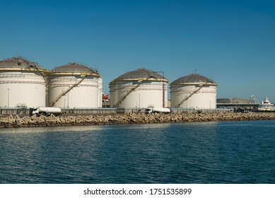 Oil. Oil Reserves. Tanks Refinery. Bunkering. Cape Town. South Africa.