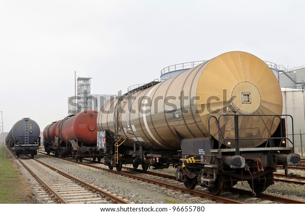 oil train\
wagons