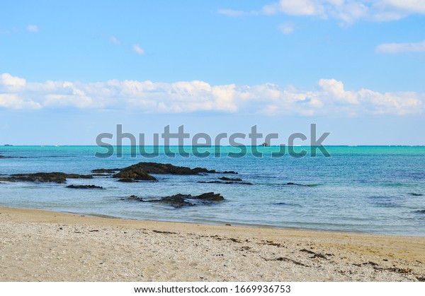 Okinawa Japans Pristine Beaches Turquoise Waters Stock Photo 1669936753 ...