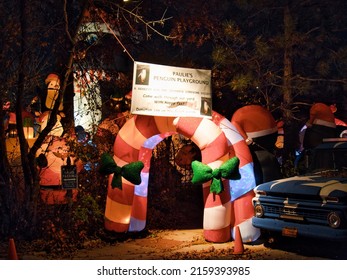 OLATHE, UNITED STATES - Dec 03, 2021: Cute Christmas Inflatables At The Paulie's Penguin Playground Fundraiser In Olathe, Kansas