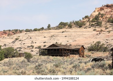 Old Abandon House Desert Stock Photo 1994188124 | Shutterstock