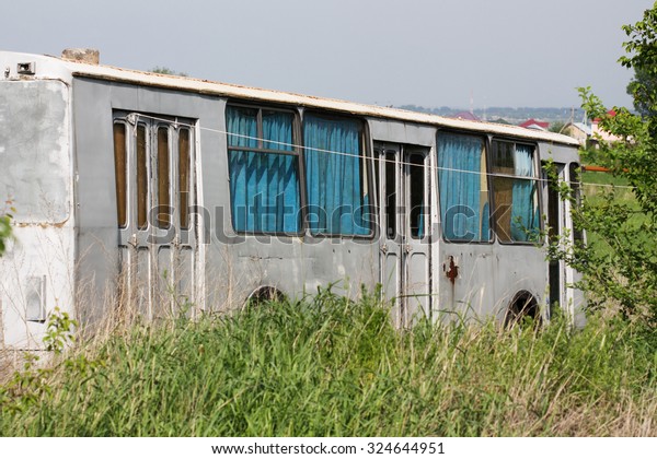 old abandoned
bus