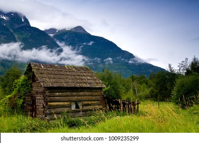 Remote Cabin Images Stock Photos Vectors Shutterstock