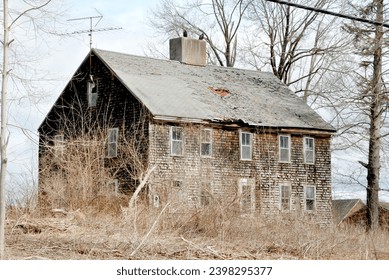 Old Abandoned House - Haunted?	
