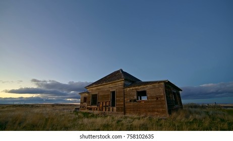 Old Abandoned House Farmhouse Pioneers Great Depression Settlers At Sunset 1