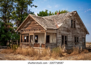 Old Abandoned House In Rural Oregon