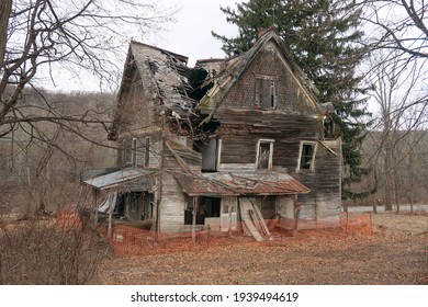 Old abandoned and neglected house. Seasonal. 