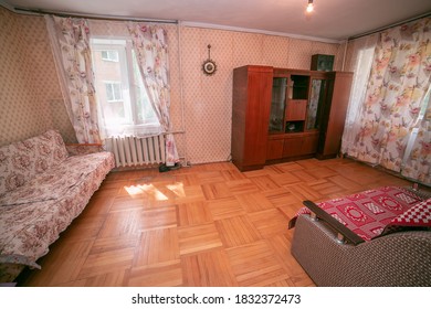 Old Apartment. Apartment Russia. Moscow. Cheap Housing. The Apartment Where Grandma Lives. Room With Poor Old Repairs