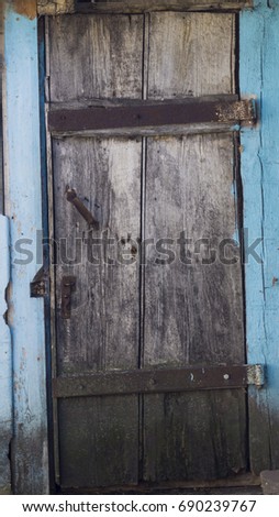 The old barn door