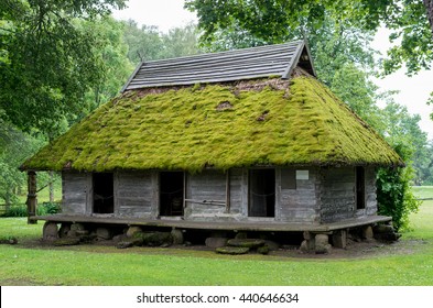 16,629 Moss roof Images, Stock Photos & Vectors | Shutterstock