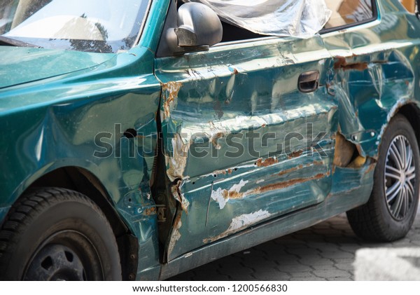 Old Blue Car After Accident Broken Stockfoto Jetzt