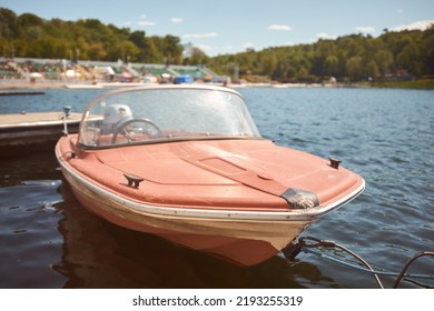 Old Boat - Saint Tropez Wannabe