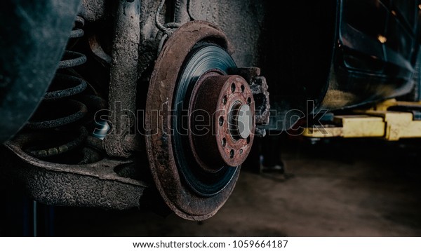 Old carâ??s brake\
discs