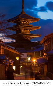 Old Brick Street To Yasaka Pagoda With Evening Twilight Sky In Gion. Kyoto, Japan. 