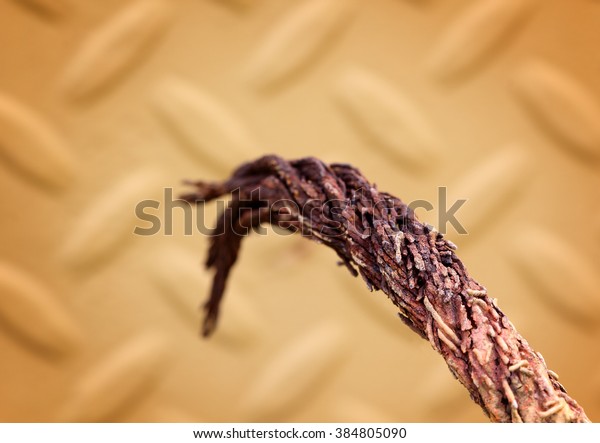 Old broken wire
rope