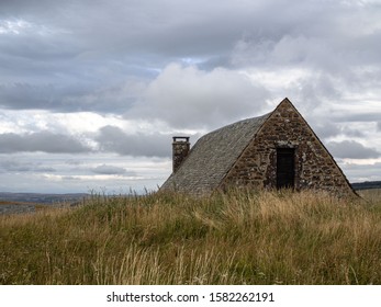 Old Buron (shepherd's Hut) In Aubrac - Lozère