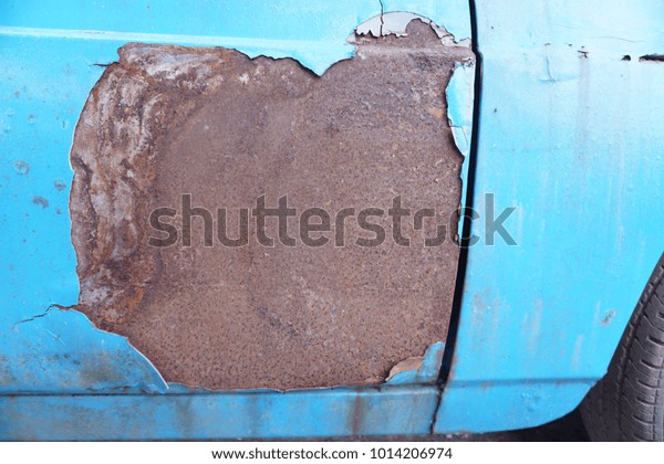 Old car color peel\
off steel to be rust
