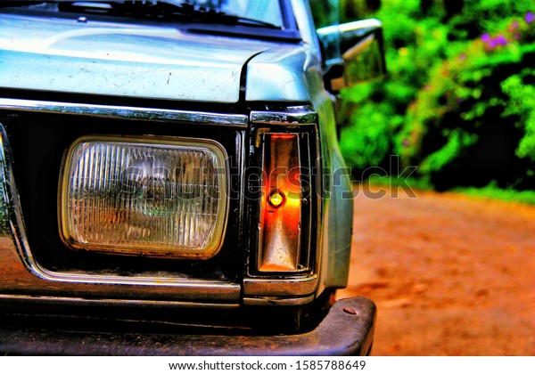 Old Car dim light wallpaper\
