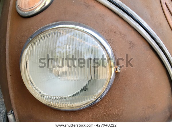 Old car\
lamp
