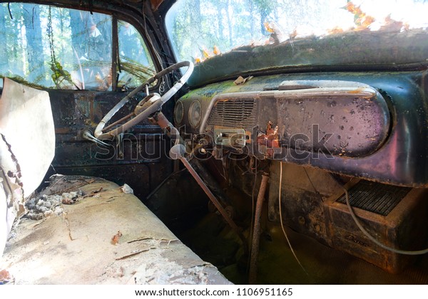 old car truck\
interior