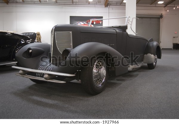 Old car type unknown but\
custom