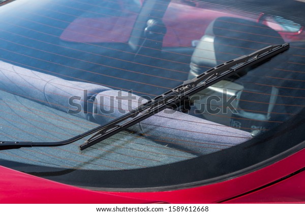 old car\
Windshield wiper (Windscreen wiper)\
