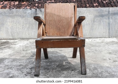 Old Chair Is Ugly And Rickety