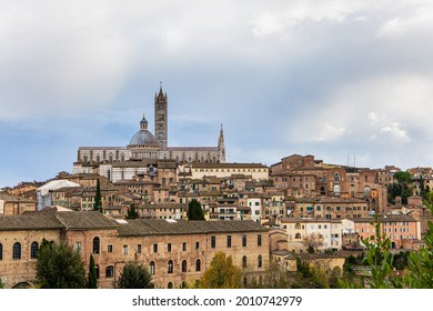  The Old City Center. Siena Was The Focal Point Of The Artistic Life Of The Trecento Era. The Medieval Center Of Siena Is A UNESCO World Heritage Site.