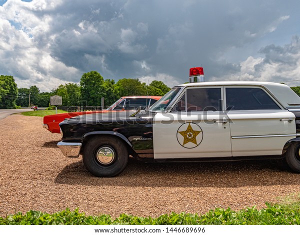 Old classic police car at\
Leipers Fork in Tennessee - LEIPERS FORK, TENNESSEE - JUNE 18,\
2019