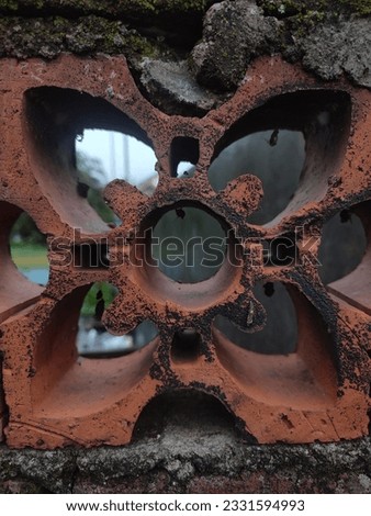Old Constructions with pattern and hole, conture