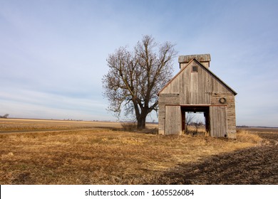 Old Corn Crib In Open Field.  Bureau County, Illinois, USA