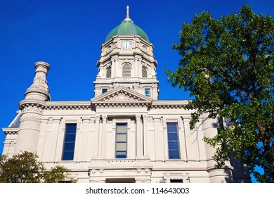 Old Courthouse In The Center Of Warsaw, Indiana.