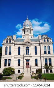 Old Courthouse In The Center Of Warsaw, Indiana.