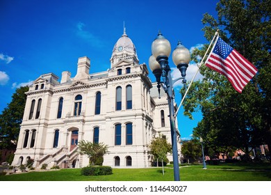 Old Courthouse In The Center Of Warsaw, Indiana.