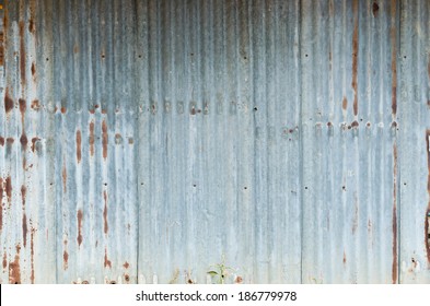 Old damage rusty zinc plat wall