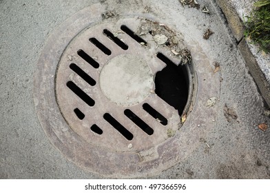 949 Broken manhole cover Images, Stock Photos & Vectors | Shutterstock