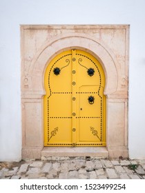 Old, elegant entrance to the house. Tunisian doors
